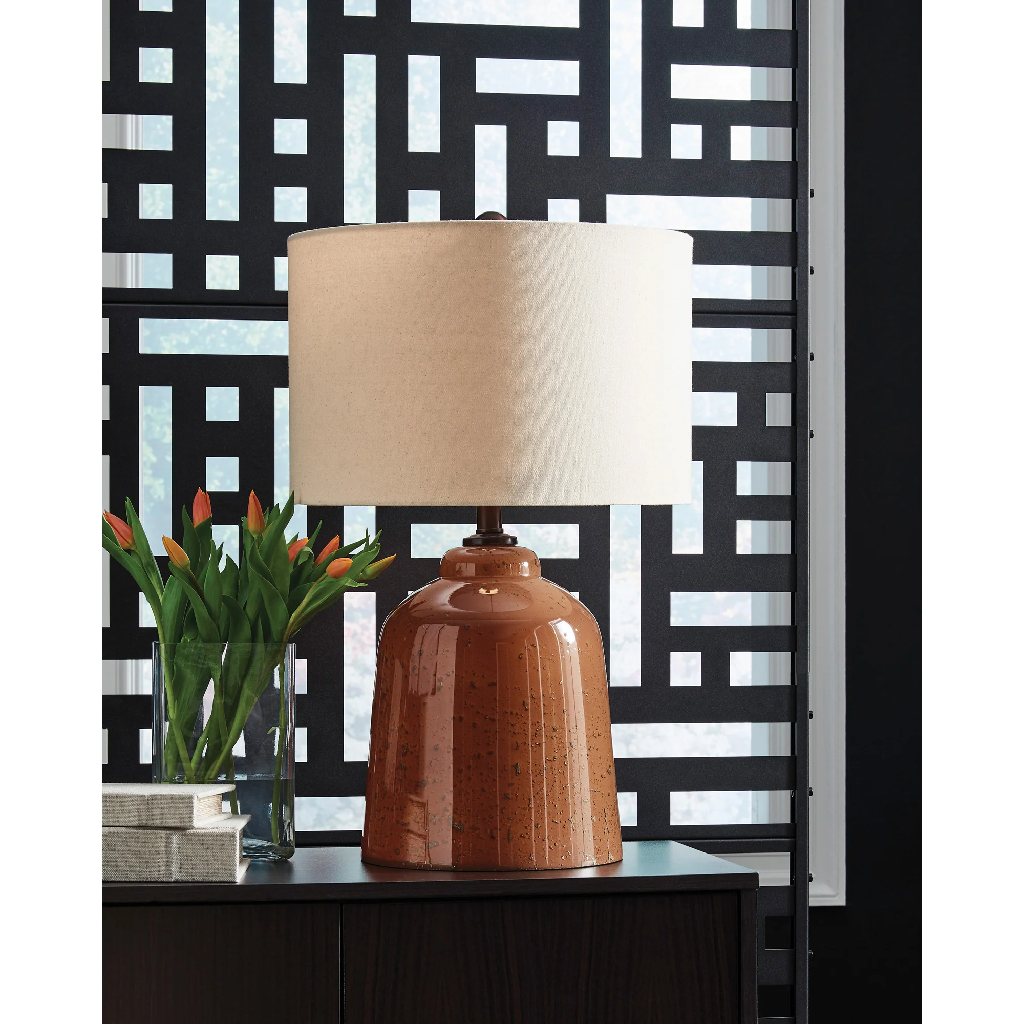 Aaleahya Table Lamp - Image 4