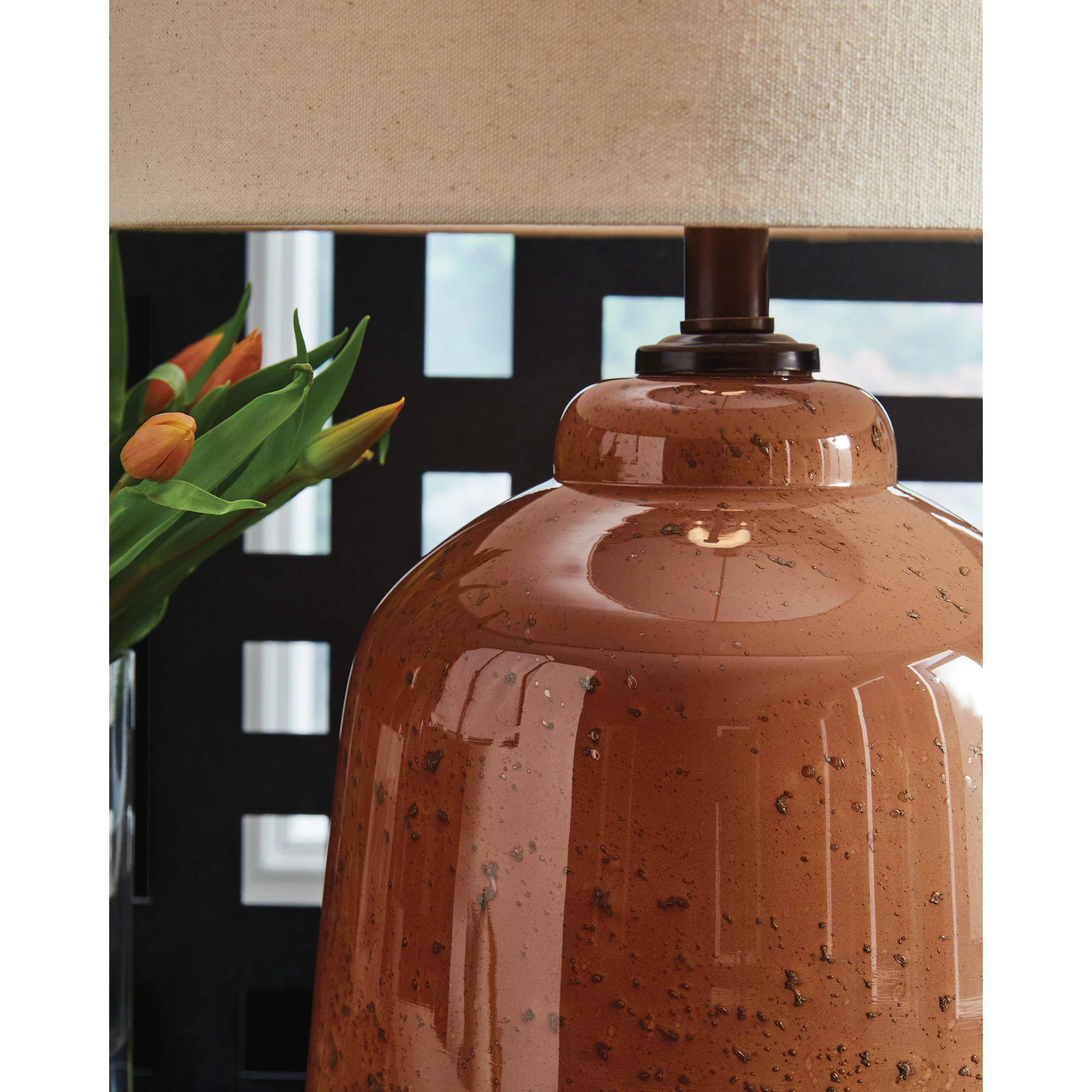 Aaleahya Table Lamp - Image 7