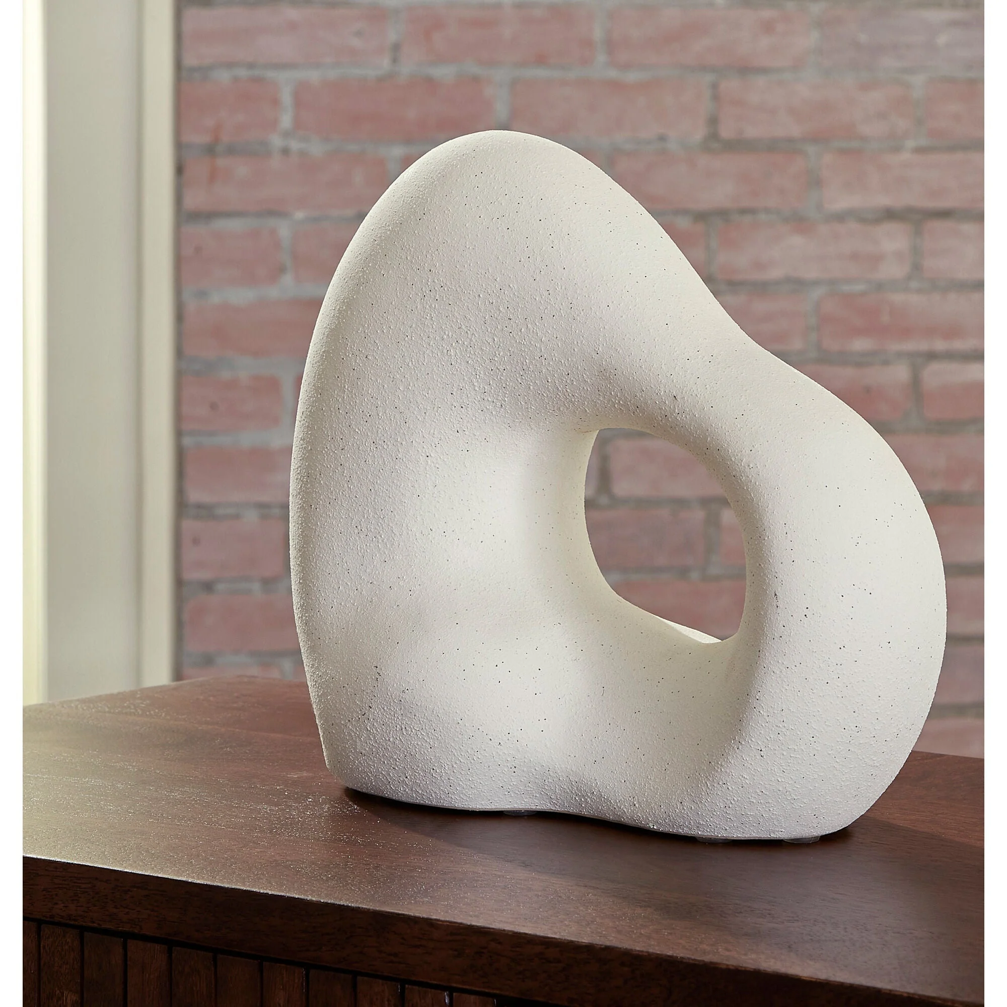 Arthrow Sculpture - Image 3