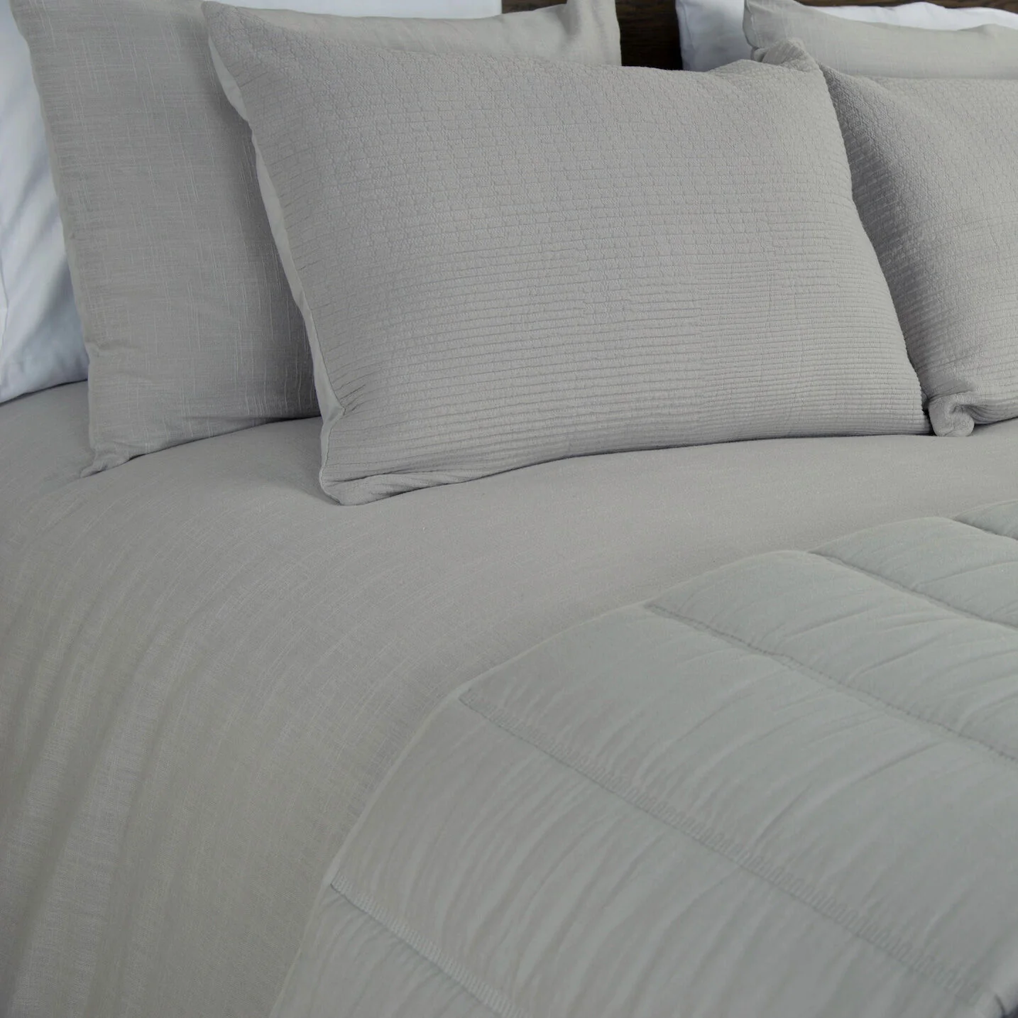 Blackberry Grove Quilt and Shams - Image 9