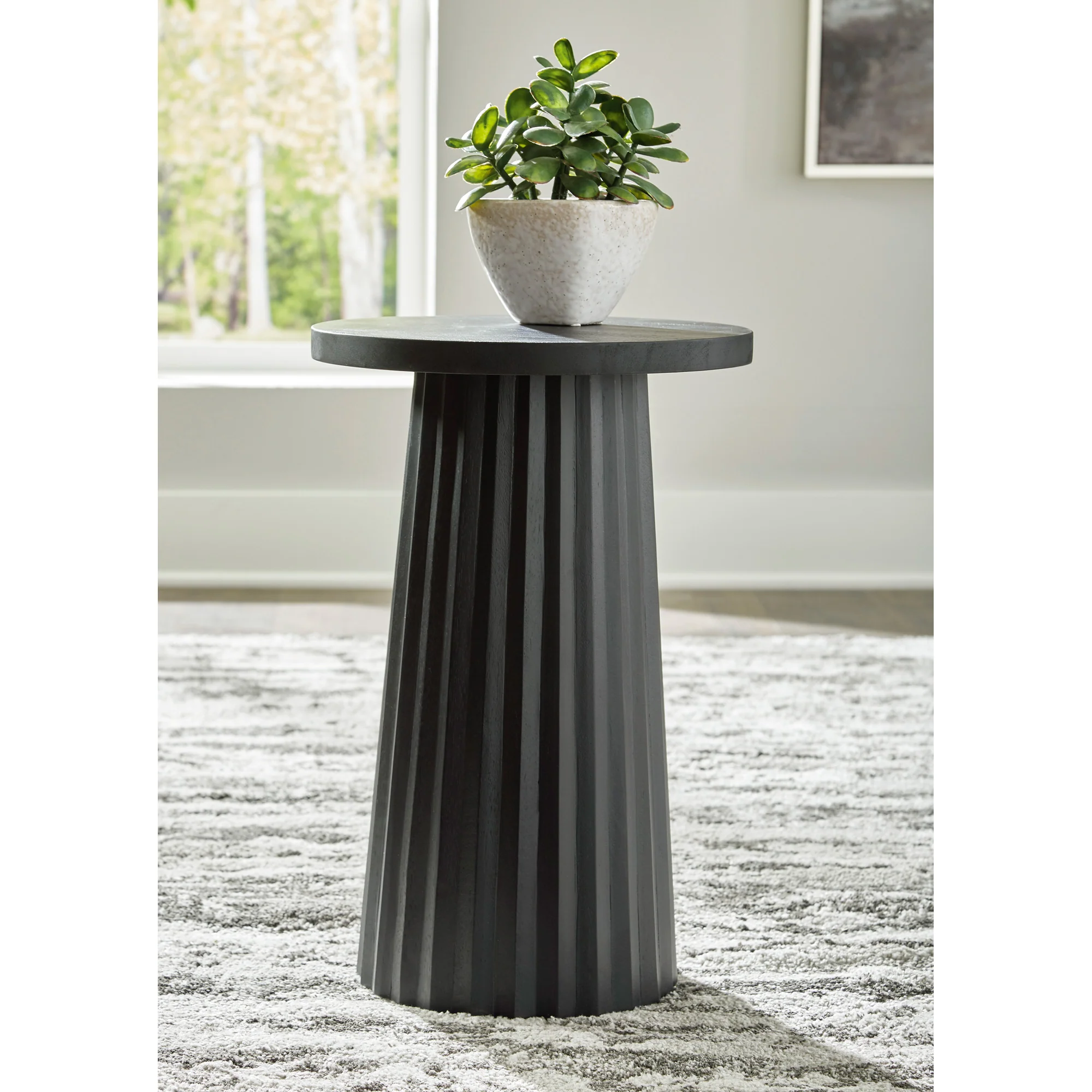 Ceilby Accent End Table - Image 2
