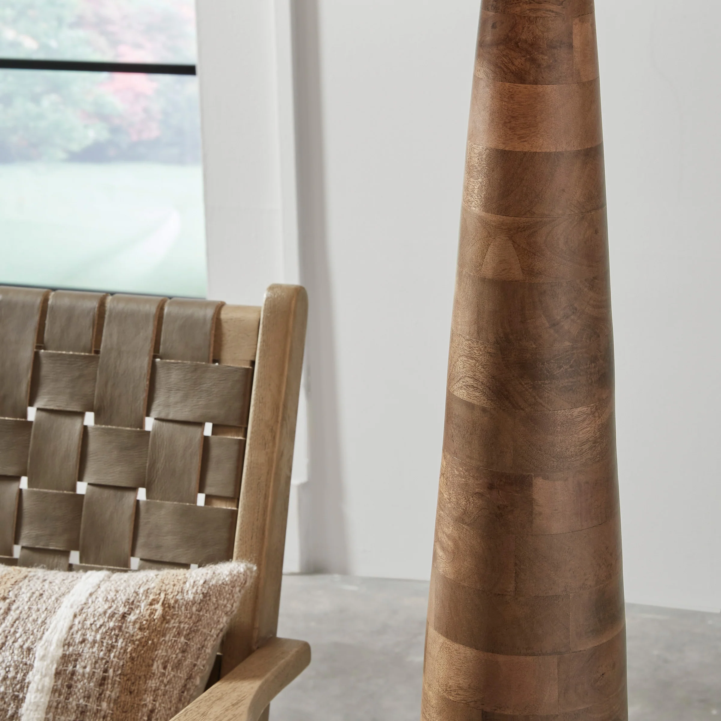Danset Floor Lamp - Image 4