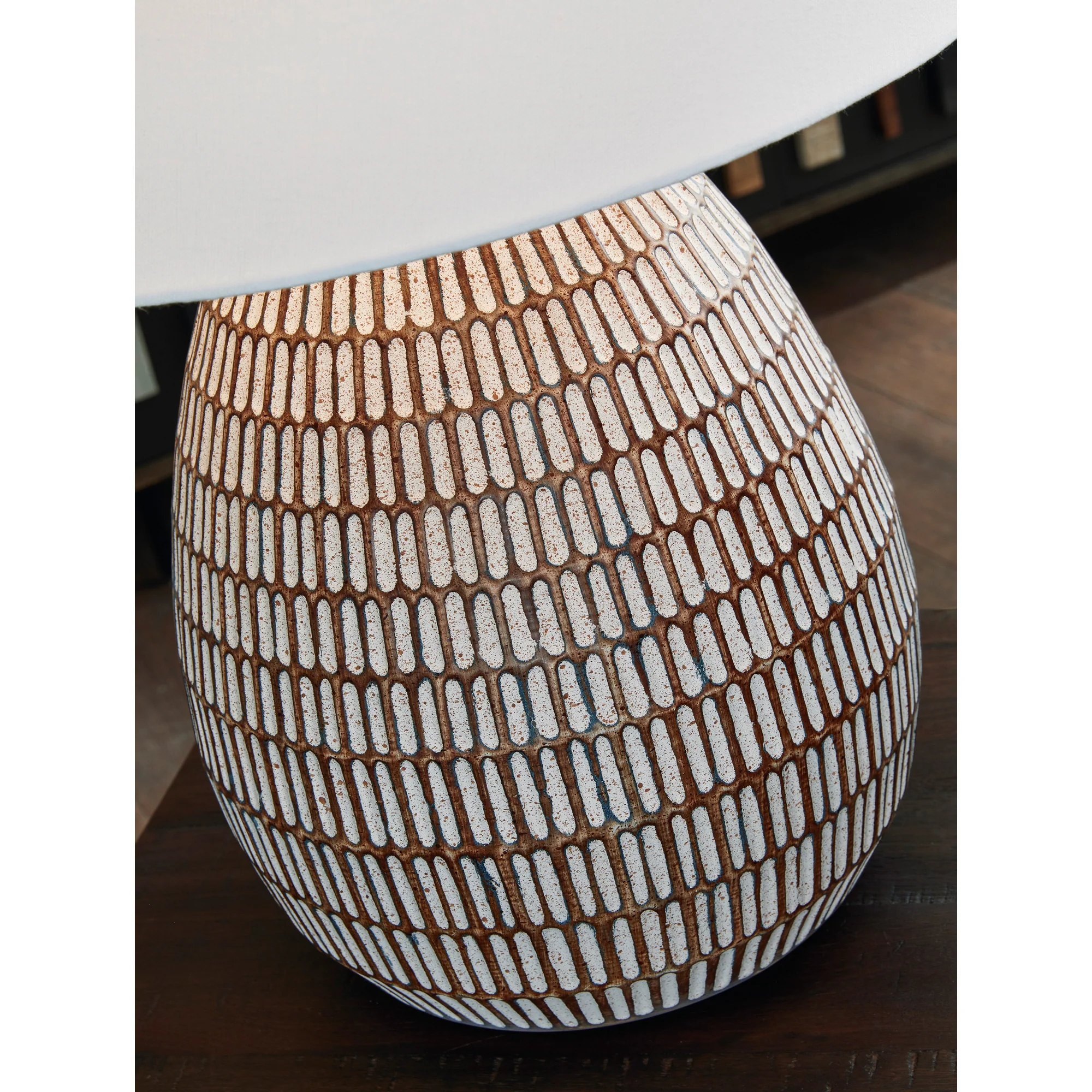 Darrich Table Lamp - Image 4