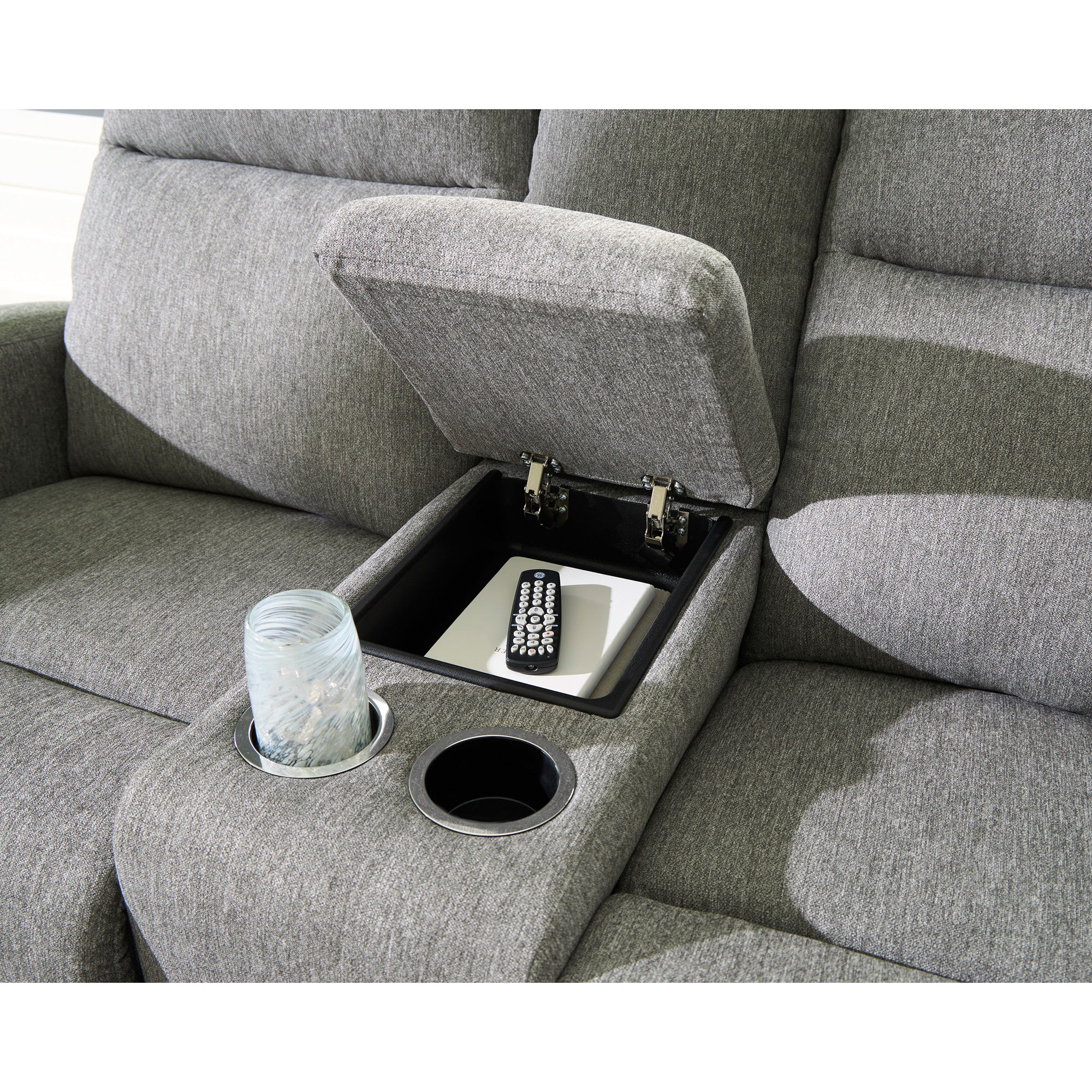 Gauntlet Reclining Console Loveseat - Image 6