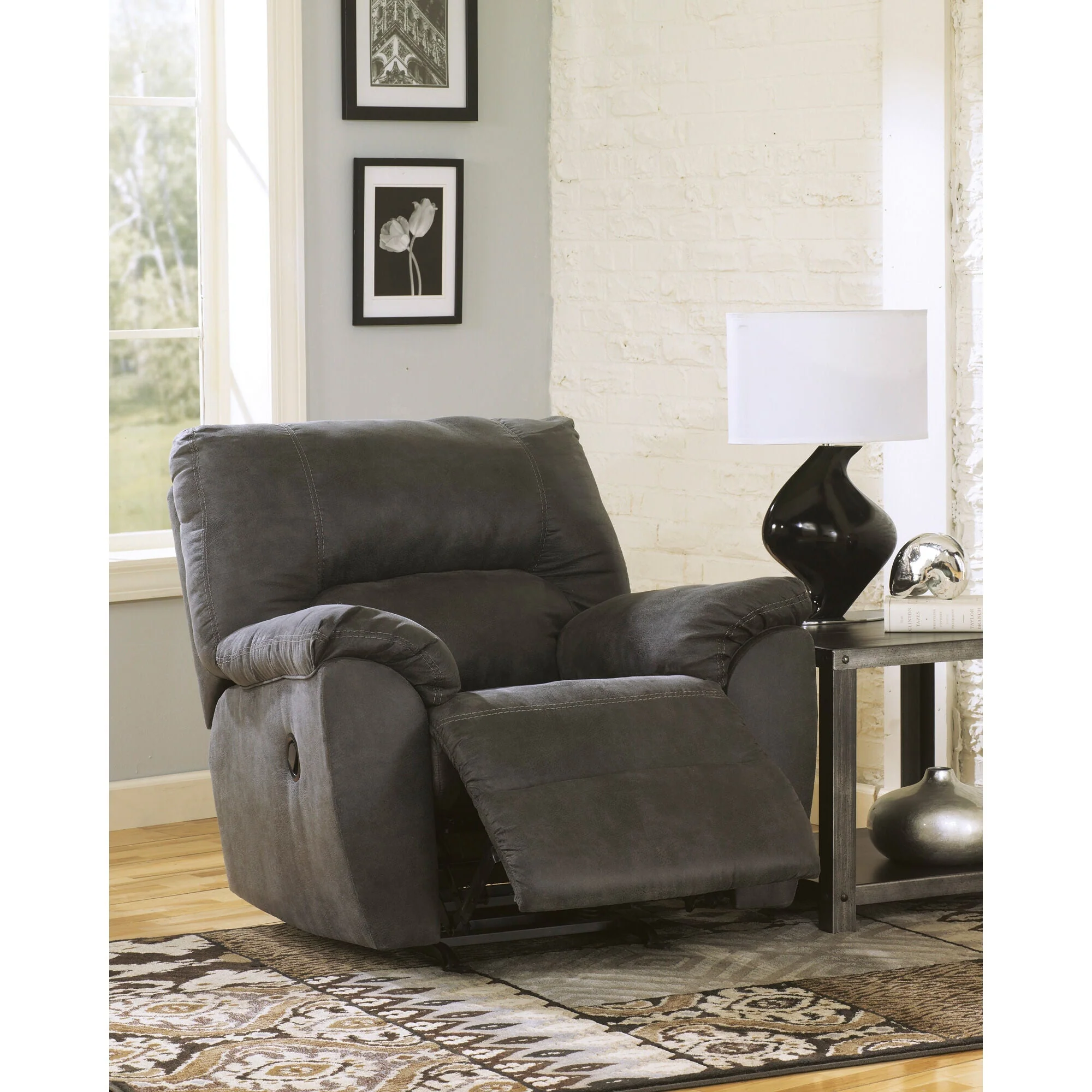 Grover Reclining Sectional and Recliner - Image 3