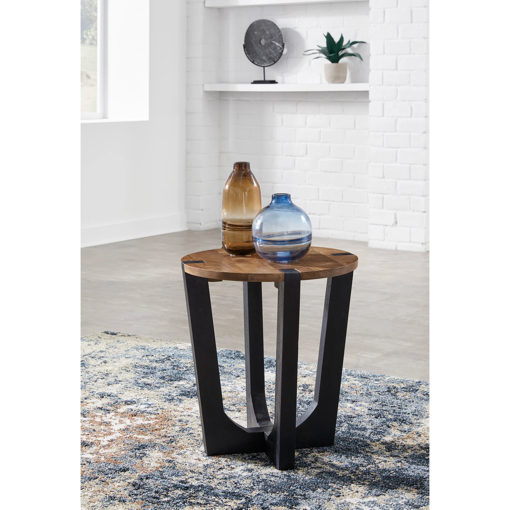 Hanneforth End Table - Image 3
