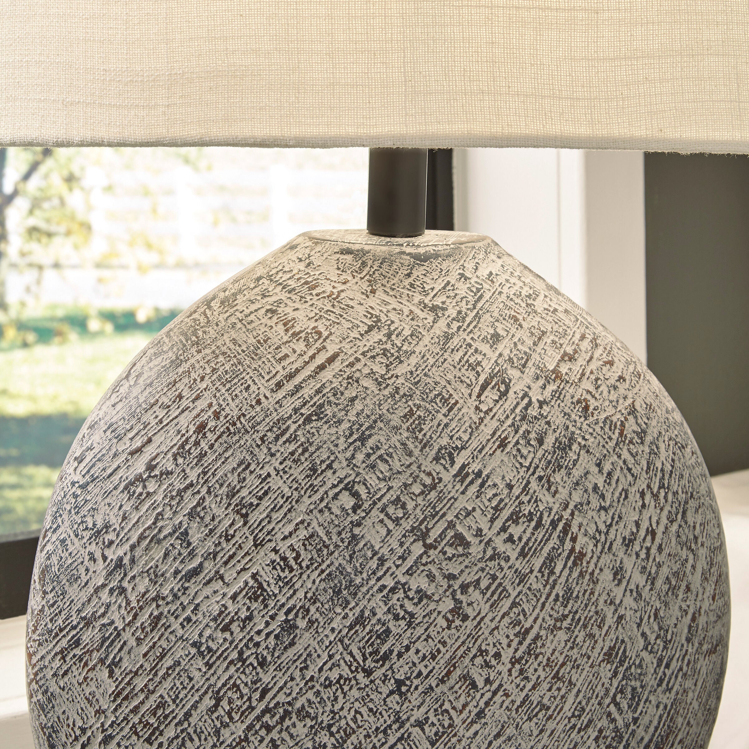Harif Table Lamp - Image 3