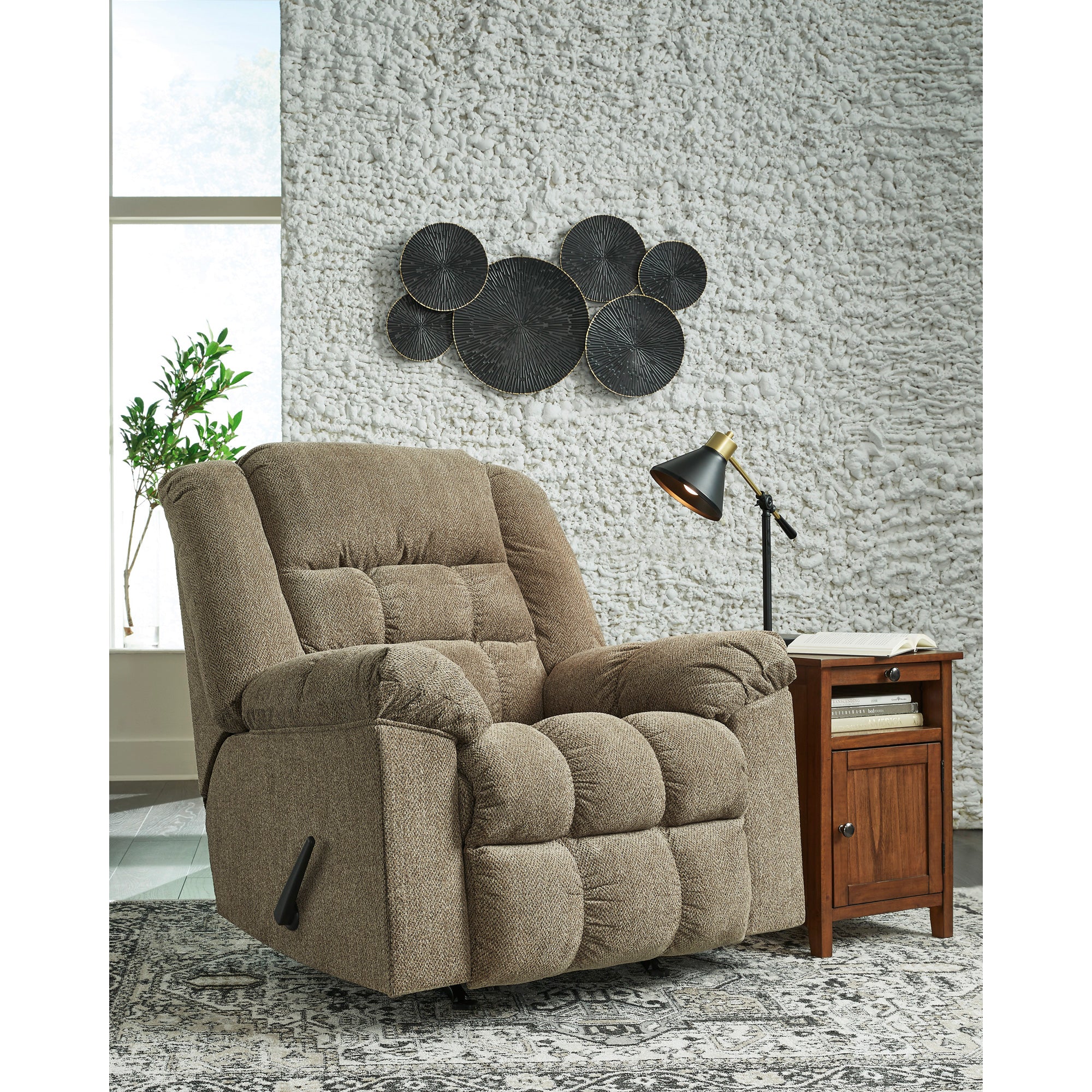 Kegler Rocker Recliner - Image 10
