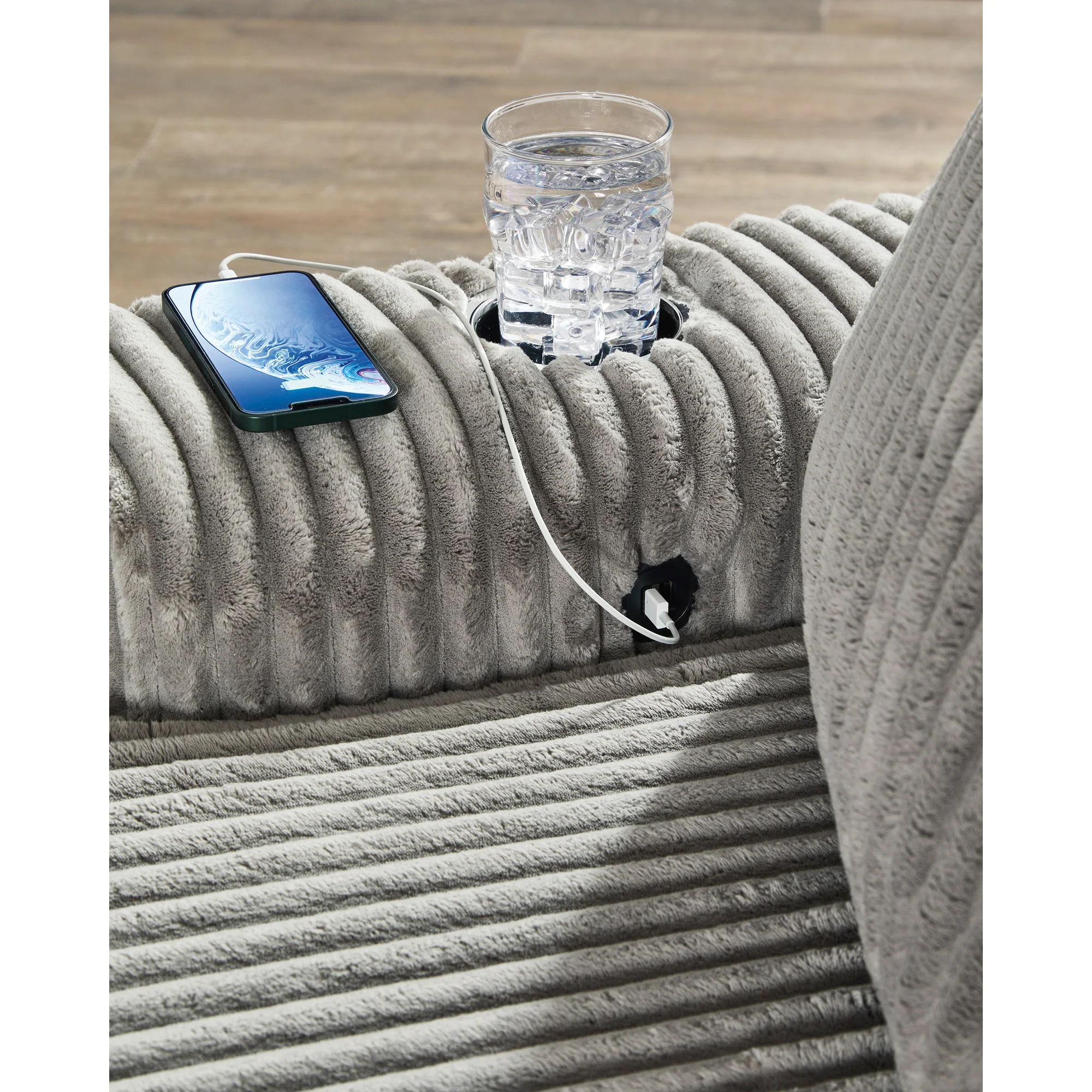 Lindyn Oversized Chaise - Image 18