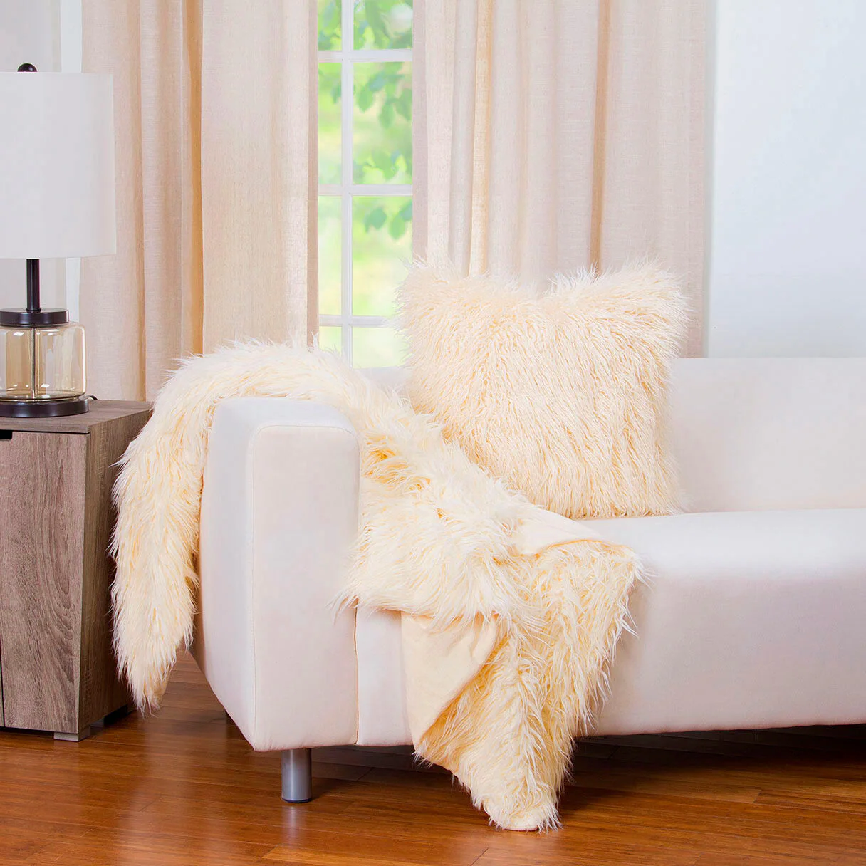 Llama 16 Inch Feather Pillow - Image 4