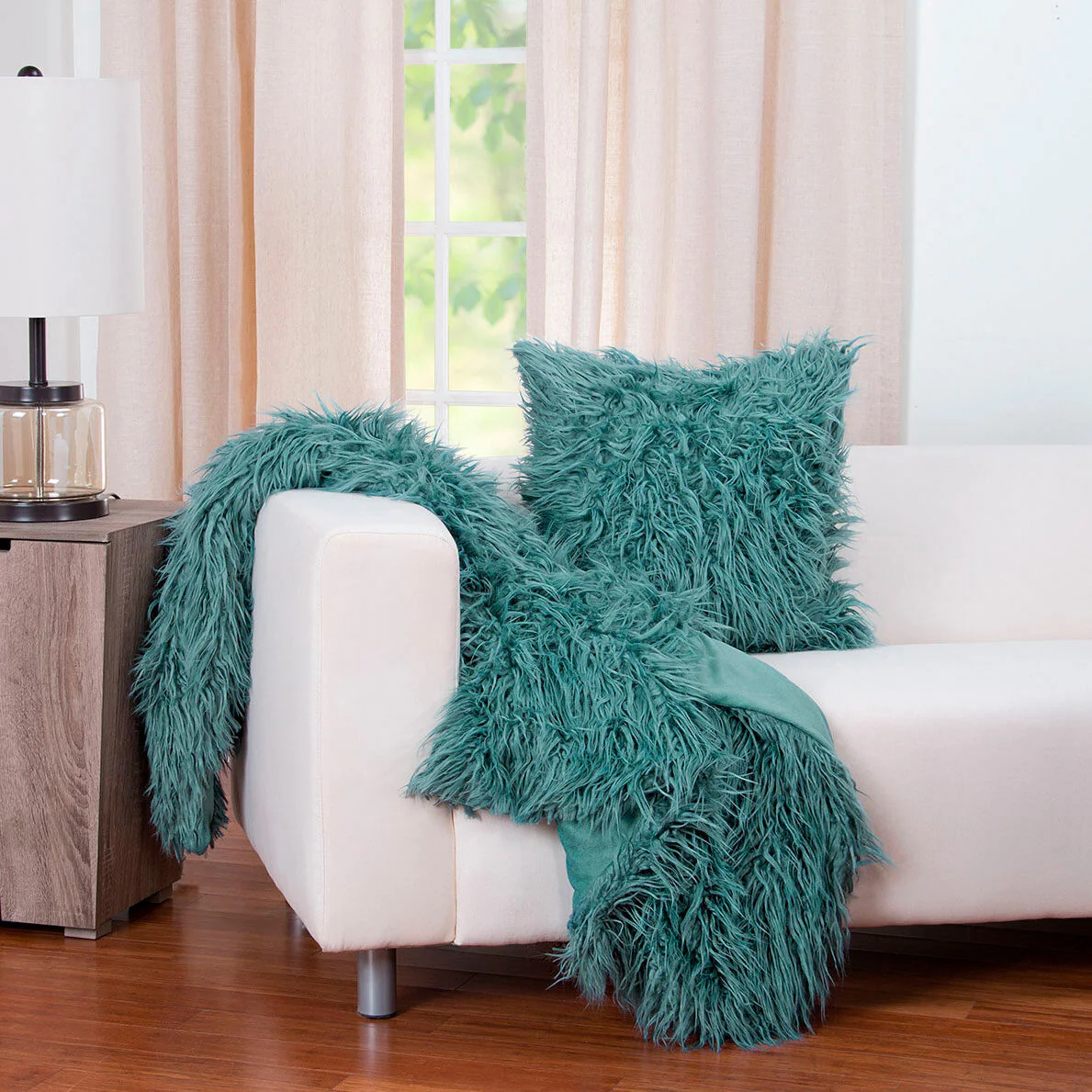 Llama 20 Inch Feather Pillow - Image 16