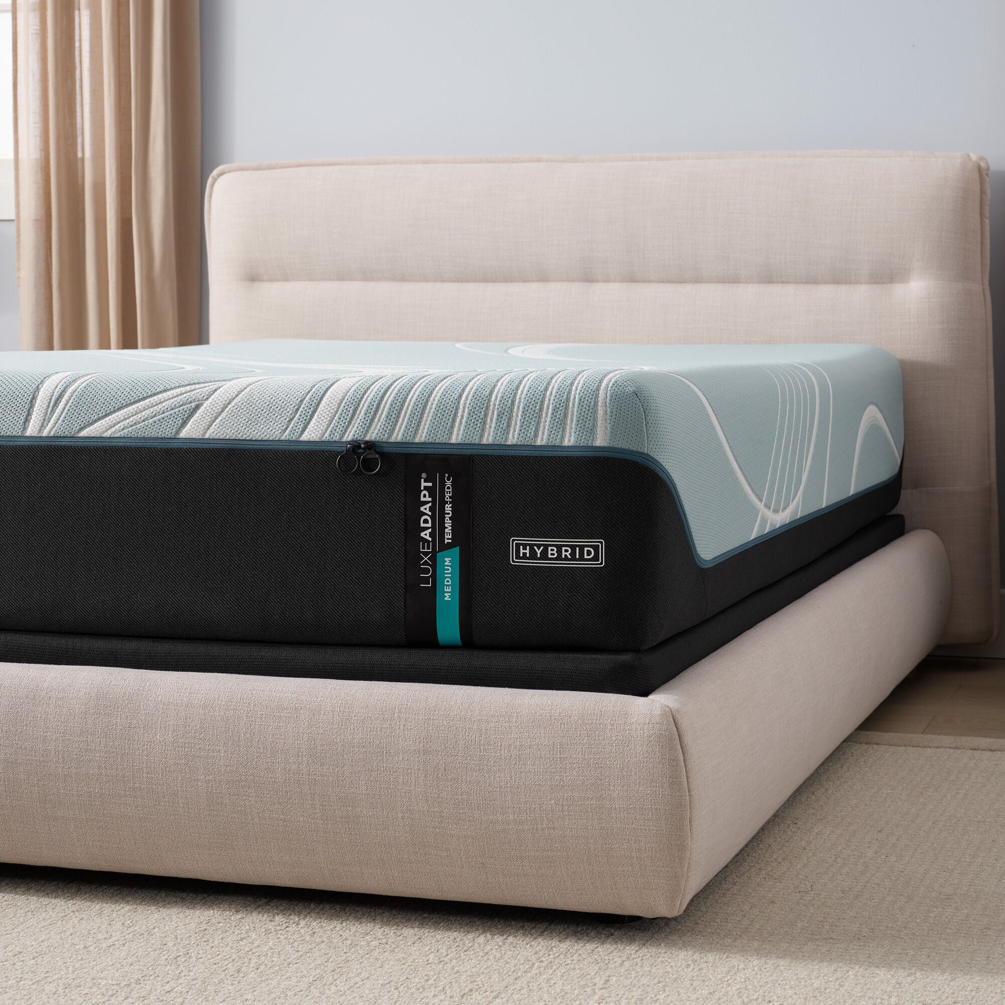 Tempur-Pedic TEMPUR-LUXEAdapt 2 Medium Hybrid Mattress - Image 18