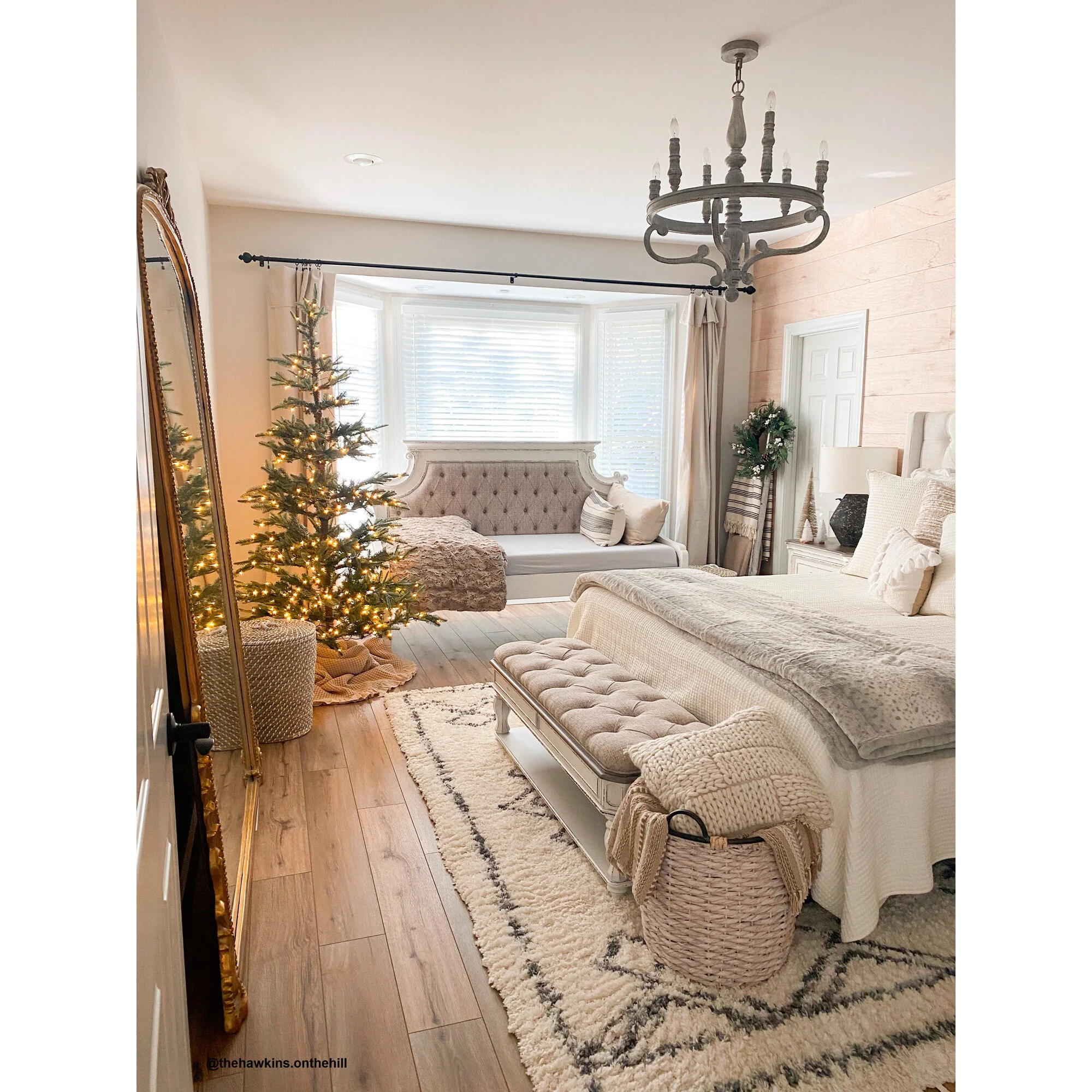 Magnolia Manor Daybed - Image 5