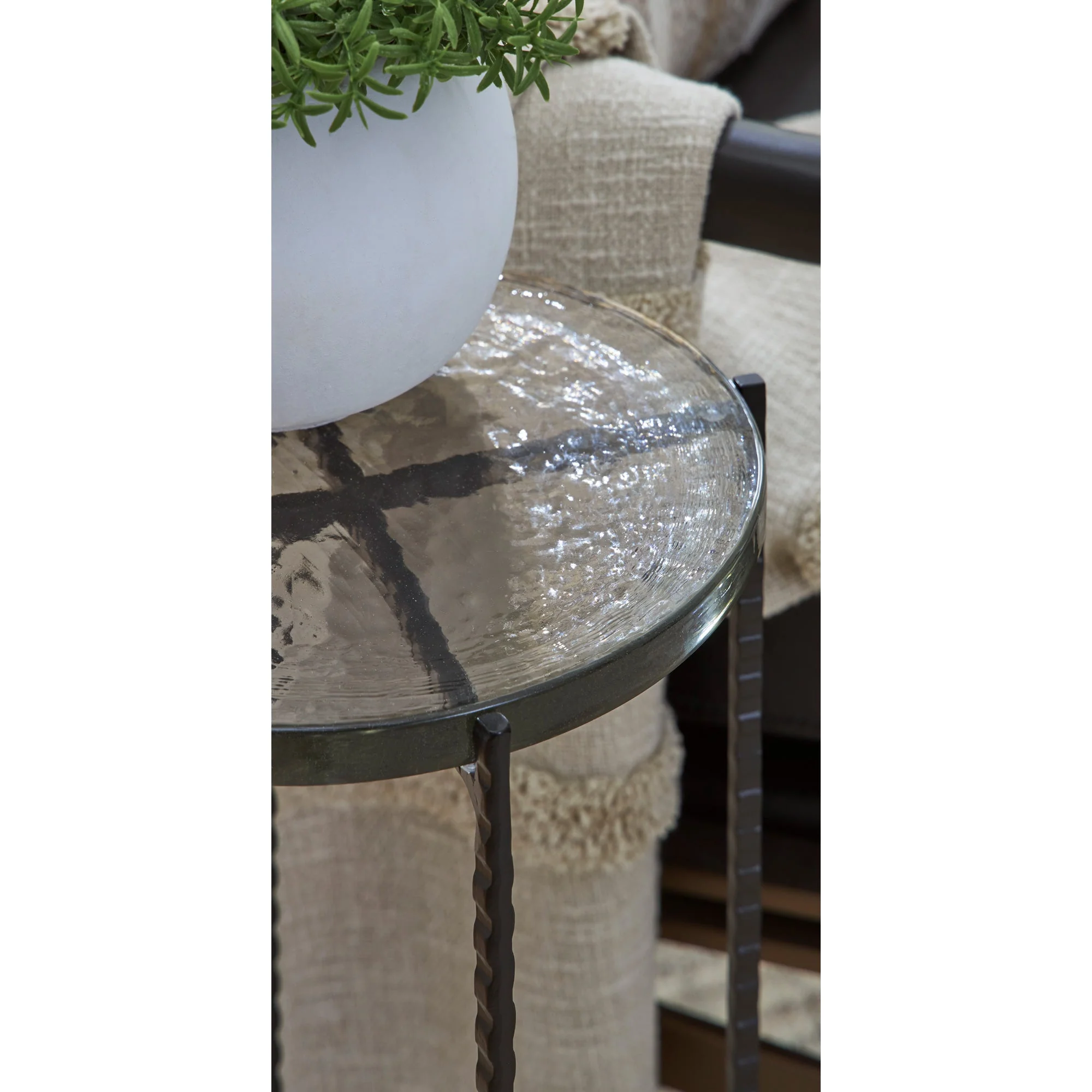 Newgoren Accent Table - Image 4