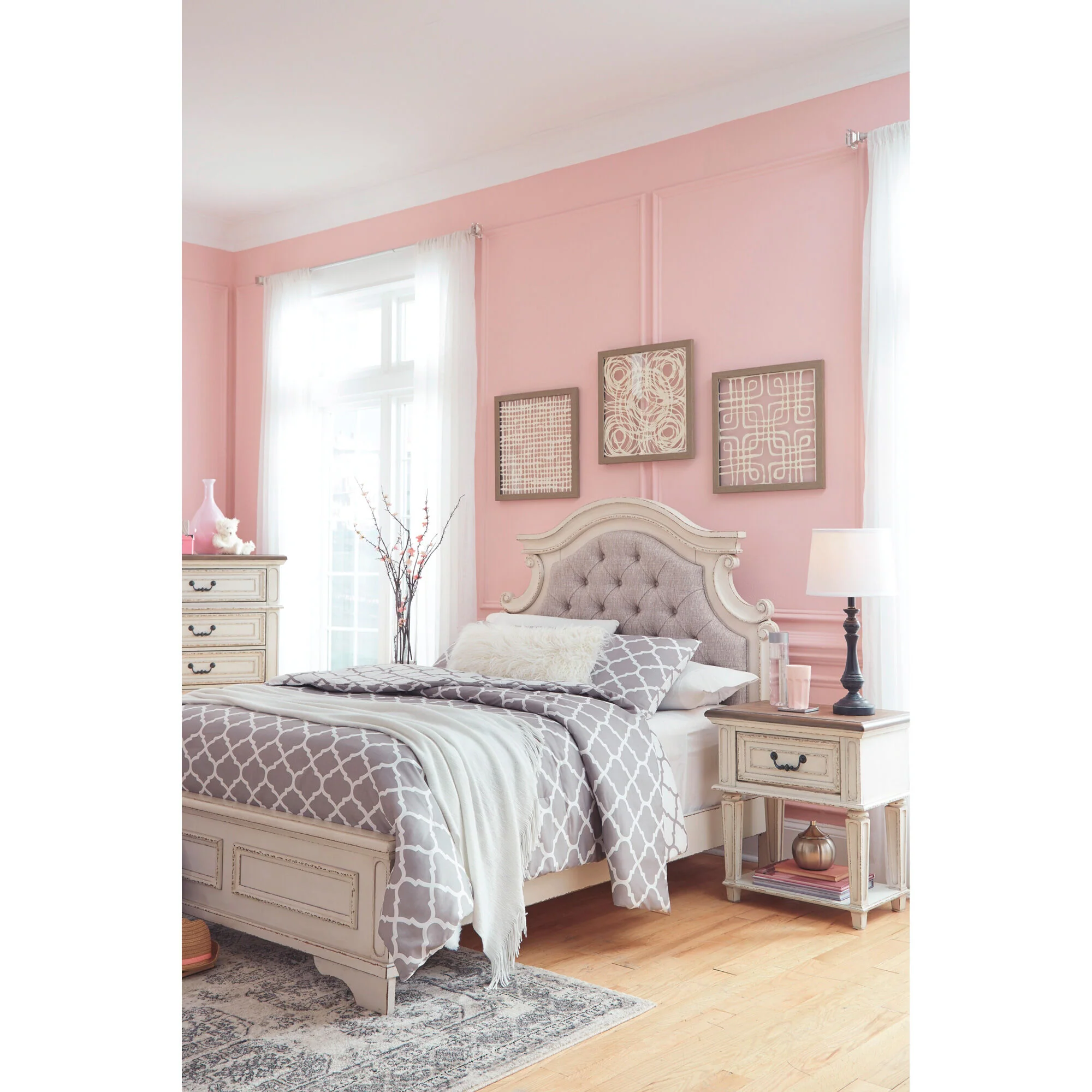 Realyn Bed - Image 13
