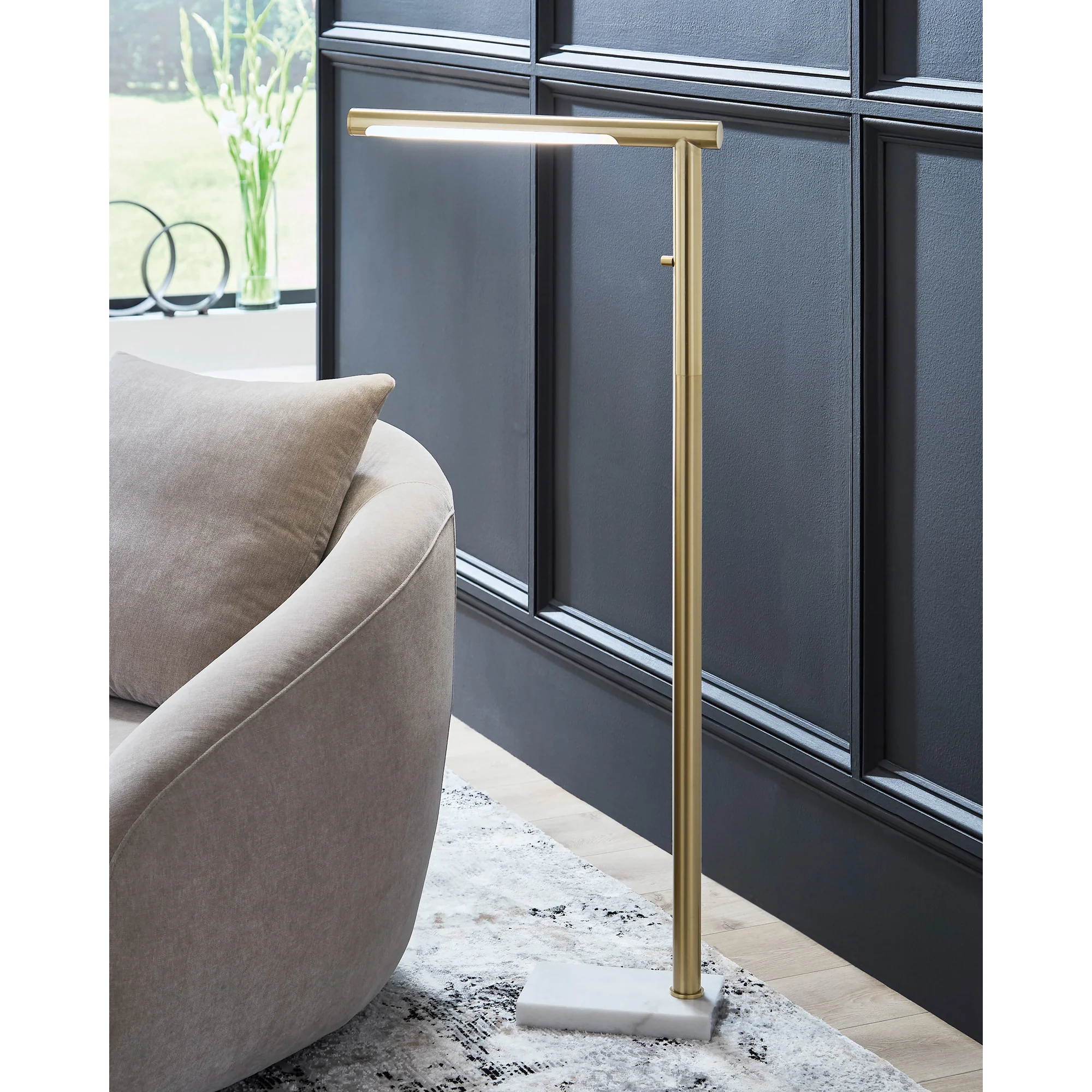 Santiford Floor Lamp - Image 3