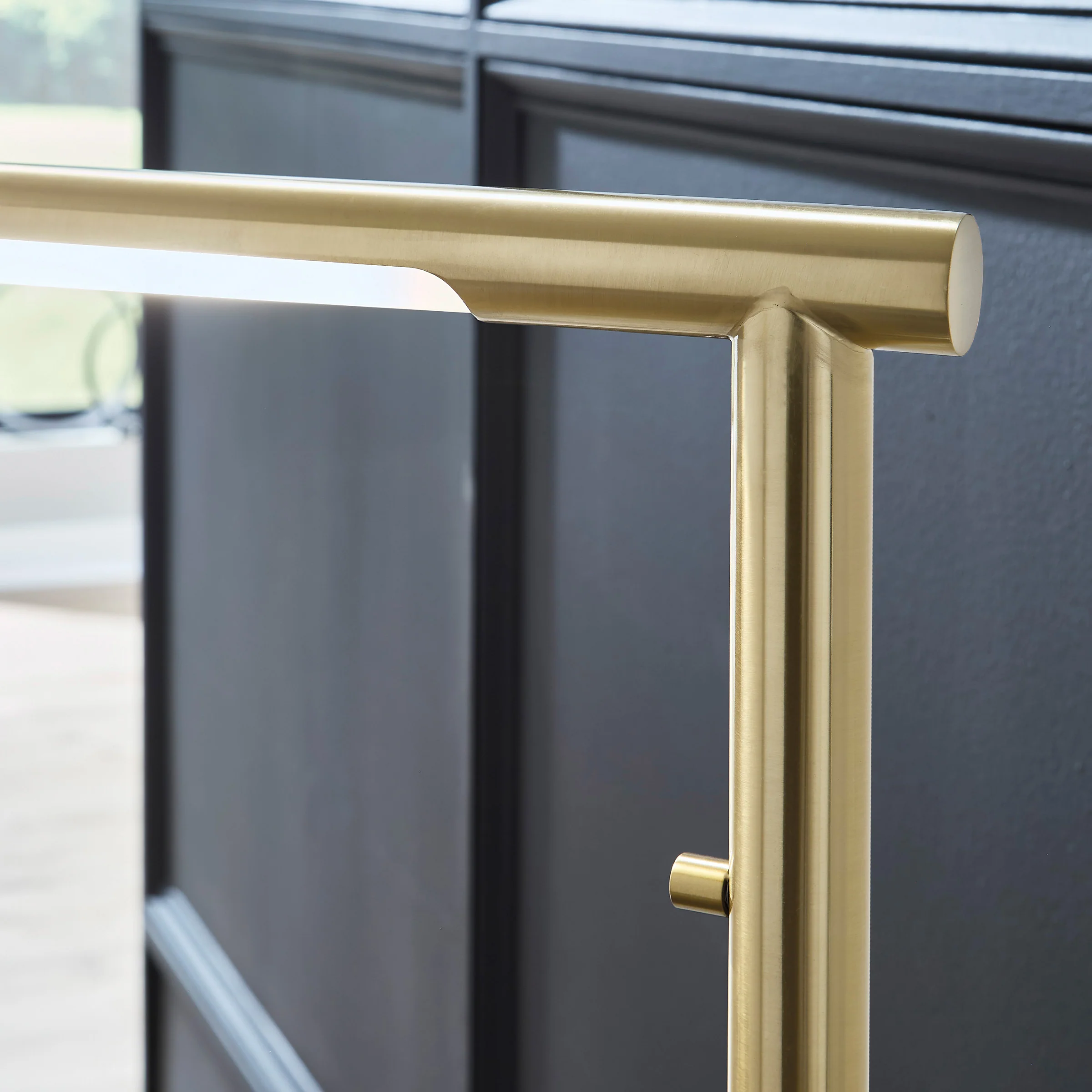Santiford Floor Lamp - Image 5