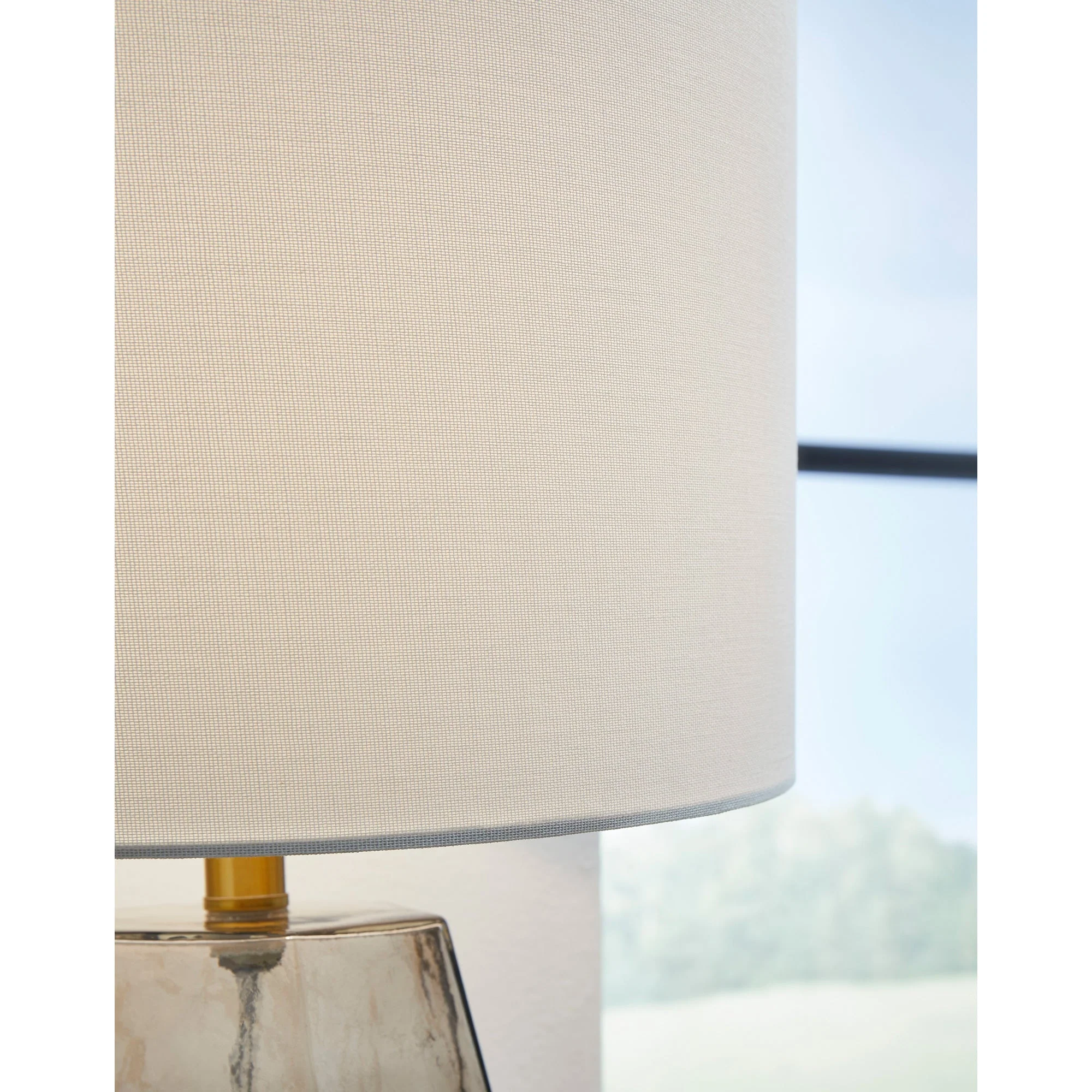 Taylow Table Lamp - Image 4