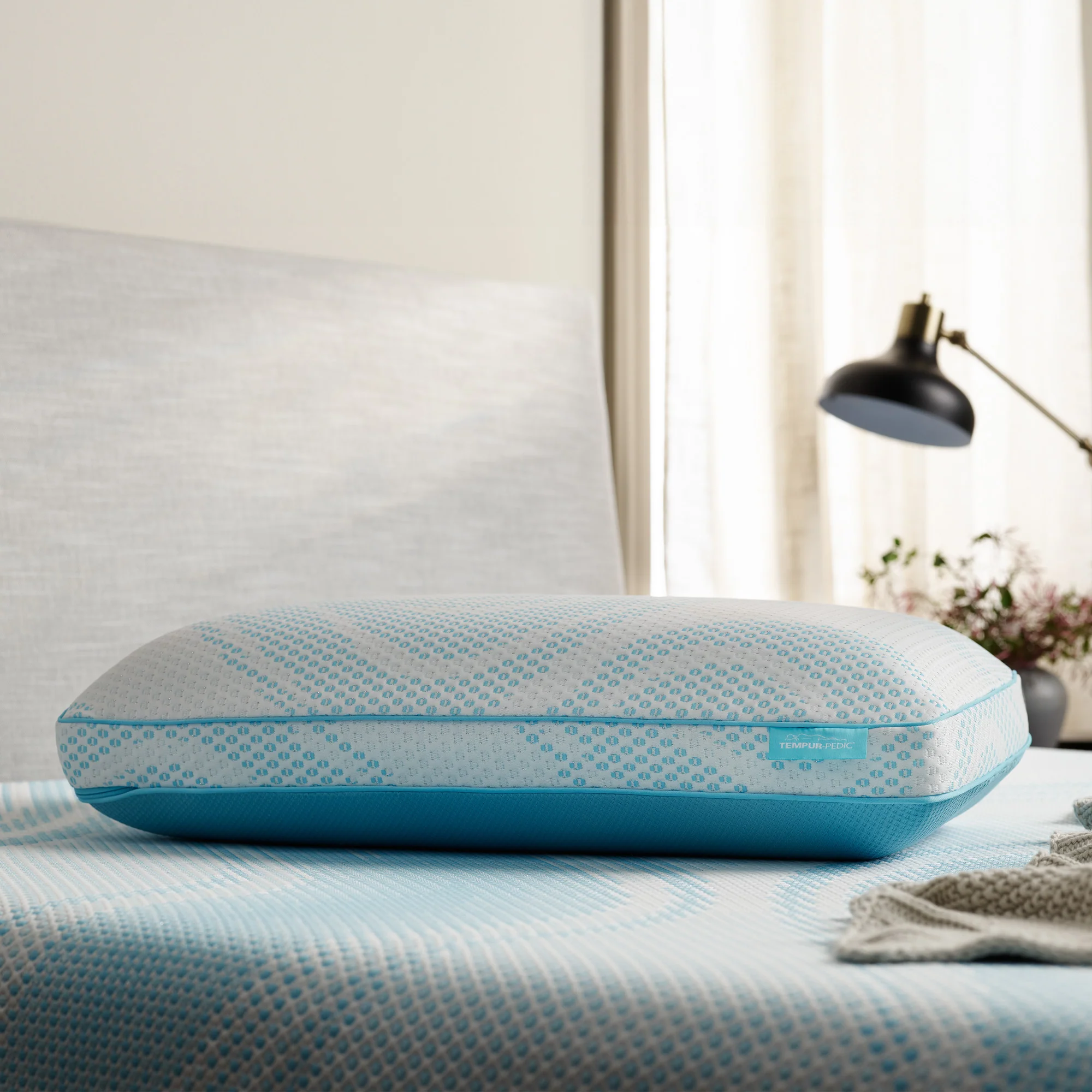 Tempur-Pedic Breeze ProHi 2 Pillow - Image 3