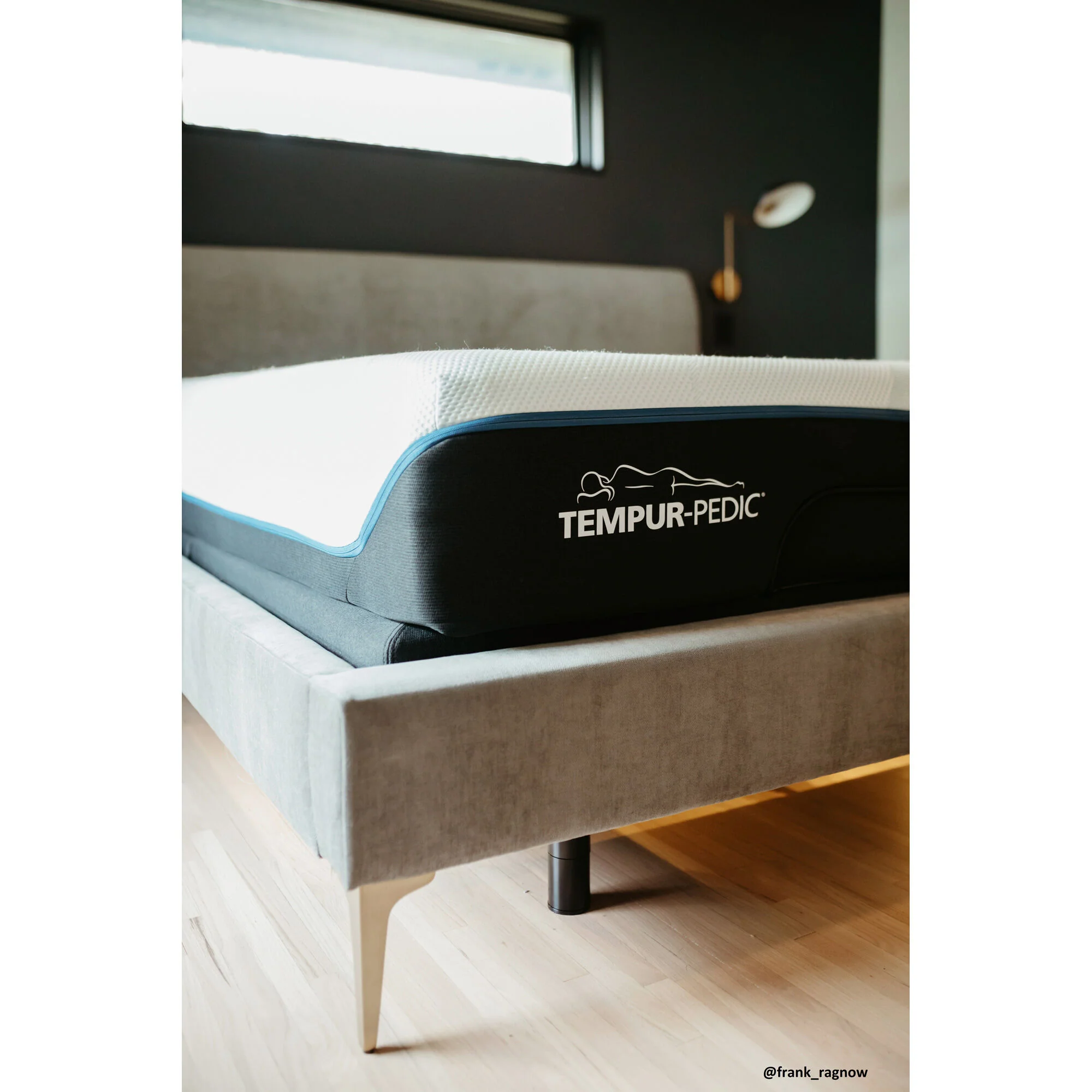 Previous Generation Tempur-Pedic TEMPUR-LuxeAdapt Soft Mattress - Image 11